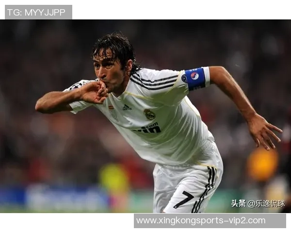 以足球95号球星为核心探秘绿茵传奇背后的奋斗与荣耀之路 以足球95号球星为核心探秘绿茵传奇背后的奋斗与荣耀之路