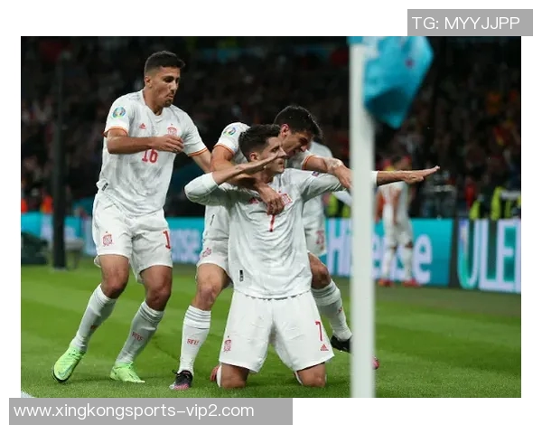 足球巨星巅峰对决精彩呈现技巧与激情的完美结合 足球巨星巅峰对决精彩呈现技巧与激情的完美结合